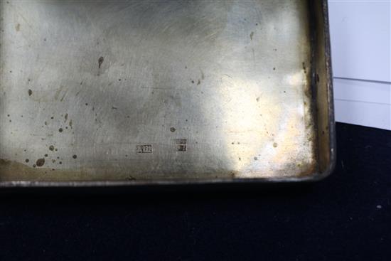 A late 19th/early 20th century Russian 84 zolotnik silver and niello snuff box, 85mm.